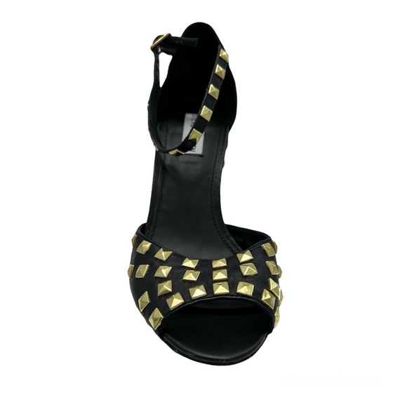 STEVE MADDEN "HUNNIE" BLACK ANKLE STRAP OPEN TOE HEELS WITH GOLD STUDS - Picture 5 of 16